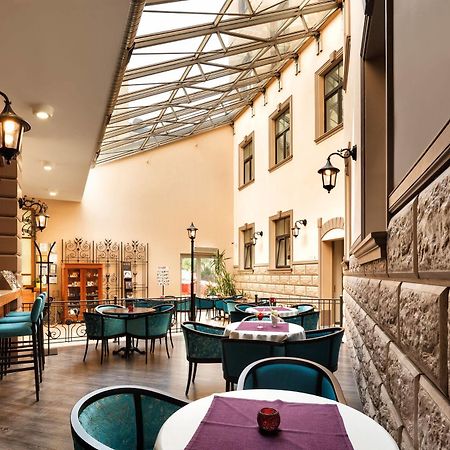 City Hotel Teater 리가 외부 사진