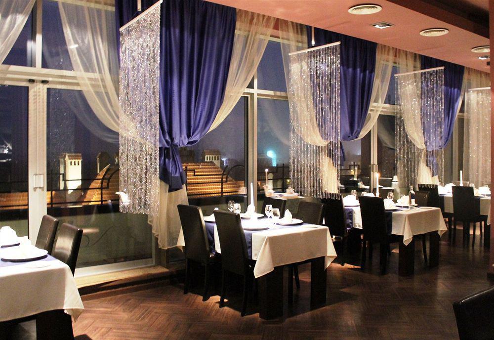 City Hotel Teater 리가 외부 사진