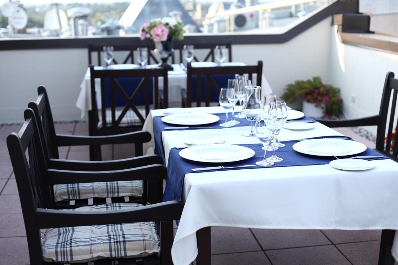 City Hotel Teater 리가 외부 사진